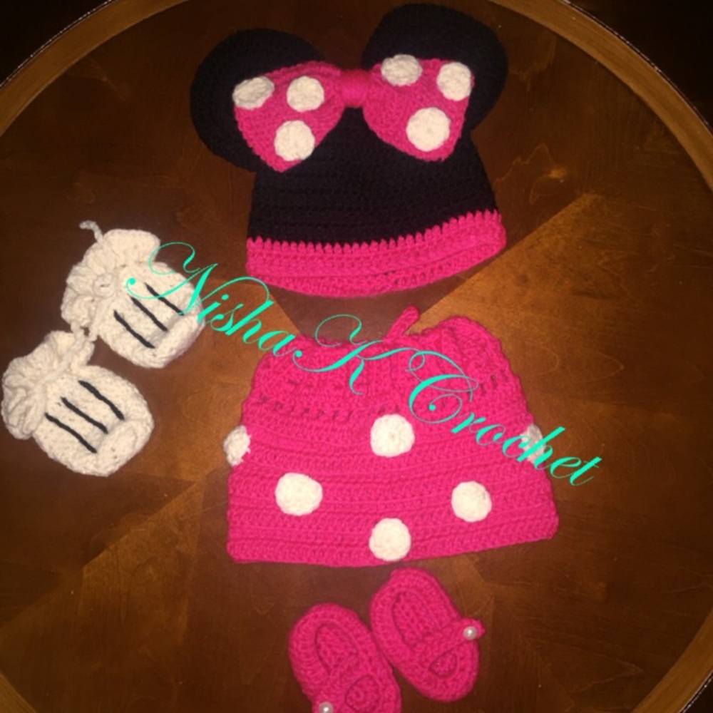 Minnie Mouse Newborn Outfit